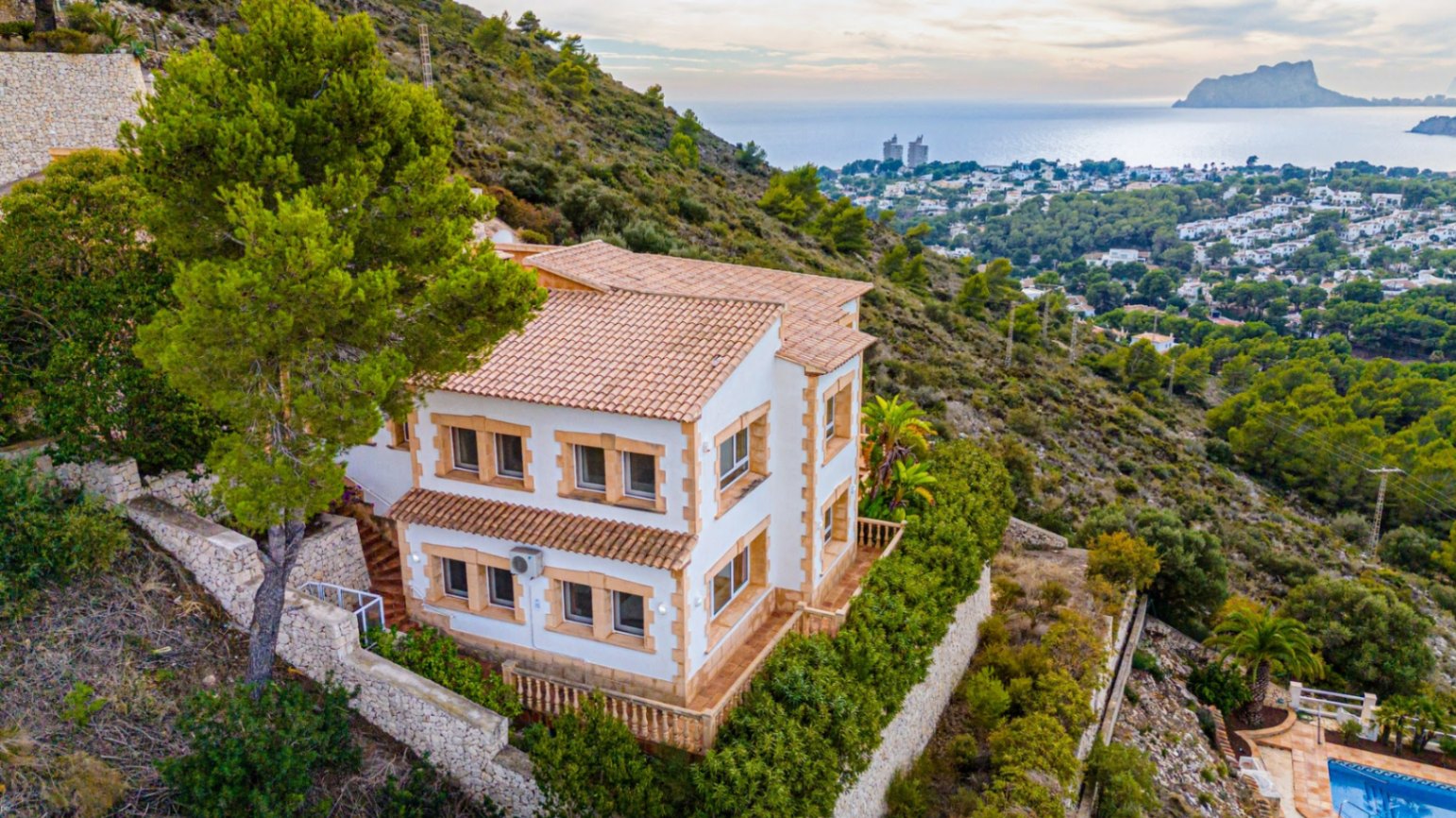 Luxe villa met spectaculair uitzicht op zee