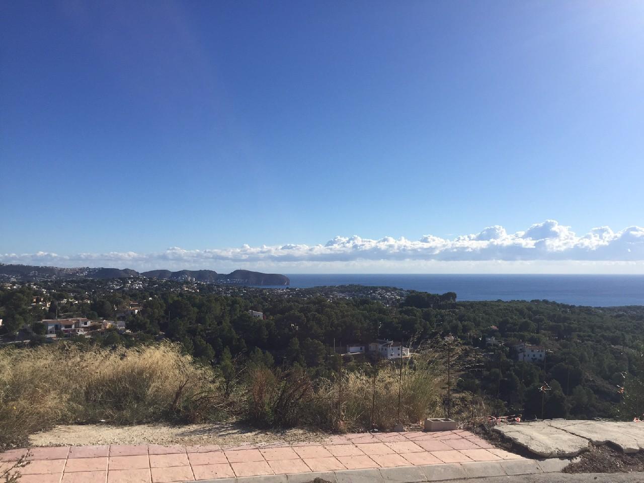 Parcela con vistas panorámicas al mar en Benissa Costa