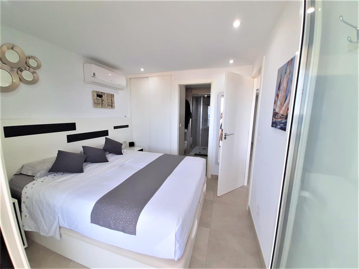 FIRST LINE APARTMENT IN CALPE